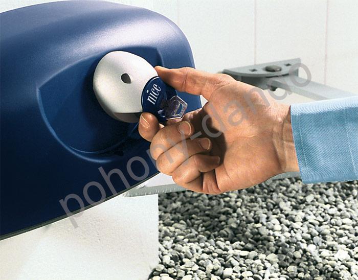 NICE HYPPO HY7005 - Pohon kĺbový pre krídlovú bránu do 3m / krídlo, 1x HY7005