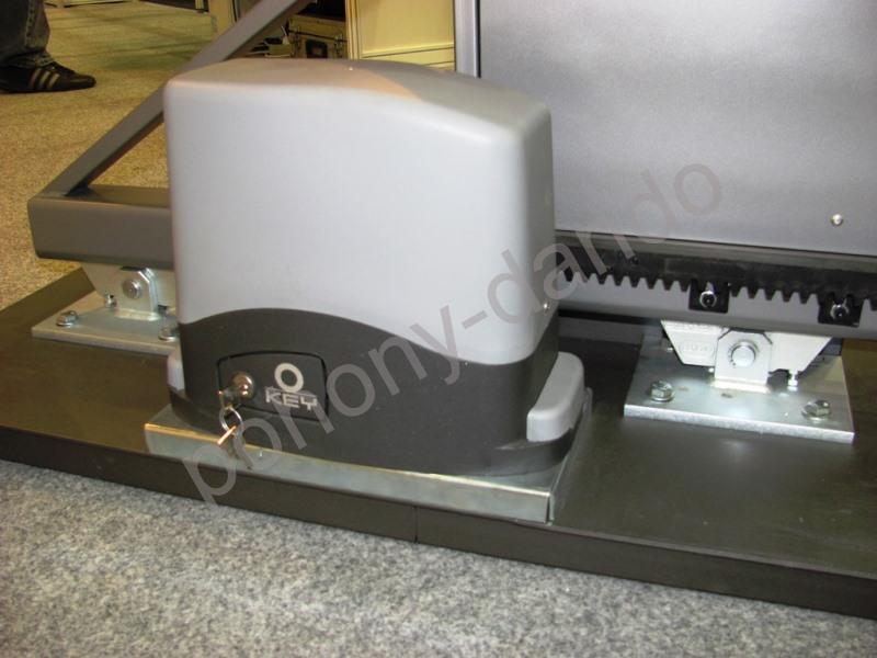 Vozík C395M - vozík MEDIO KLASIK pre C-profil 98x98x5mm samonosného systému Combi Arialdo posuvných brán 500kg