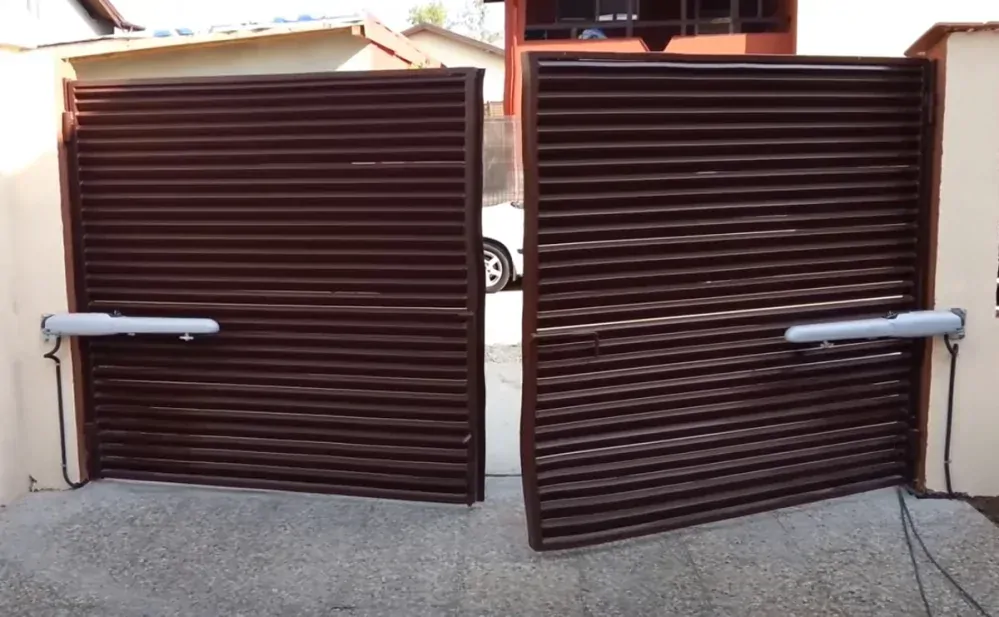 WINGO2024KCE 2x INTI2, 2x WG2024 (24V, 85W, 1500N), 1x MC424R10 (vstavaný prijímač), sada pre krídlovú bránu do 2m/ krídlo