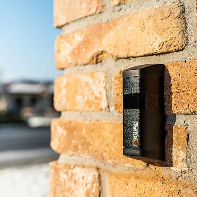 Roger M90/F4ESO Pár fotobuniek ​​nastaviteľných 210° horizontálne, 15° vertikálne, Kompatibilný s motormi BRUSHLESS!