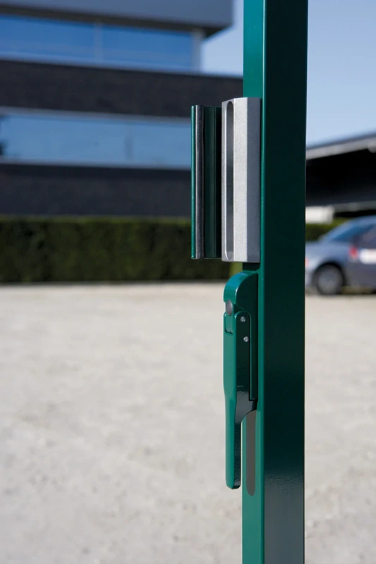 9010 Biela SAKLQF Nastaviteľná dorazová lišta pre krídlové bránky