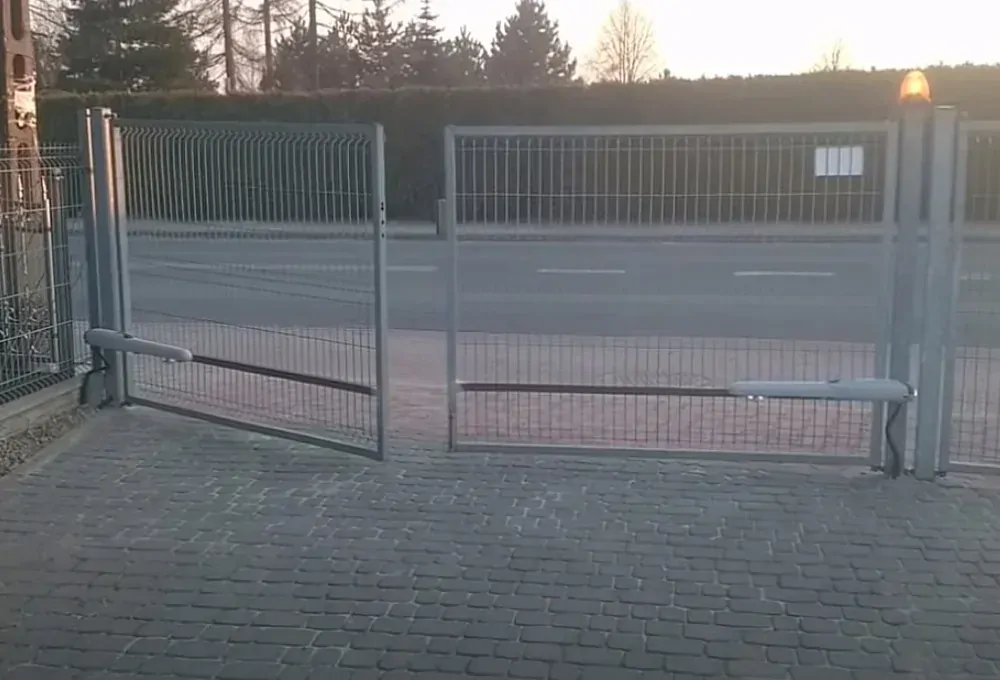 WINGO2024KCE 2x INTI2, 2x WG2024 (24V, 85W, 1500N), 1x MC424R10 (vstavaný prijímač), sada pre krídlovú bránu do 2m/ krídlo