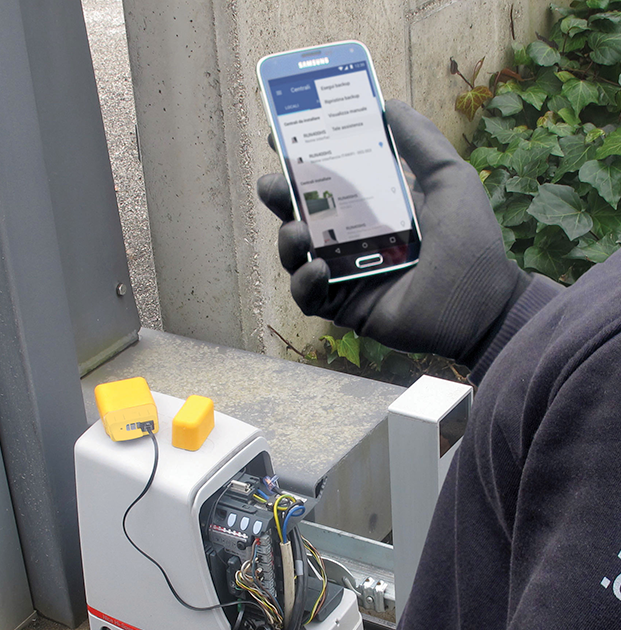 NICE Nové rozhranie PRO-VIEW - programovacia jednotka pre zariadenia s konektorom BUS T4, inštalácia cez smartfón vďaka NICE PRO aplikácie, obsahuje SK / CZ jazyk, potrebné N IBT4N , zatiaľ nepodporuje IOS