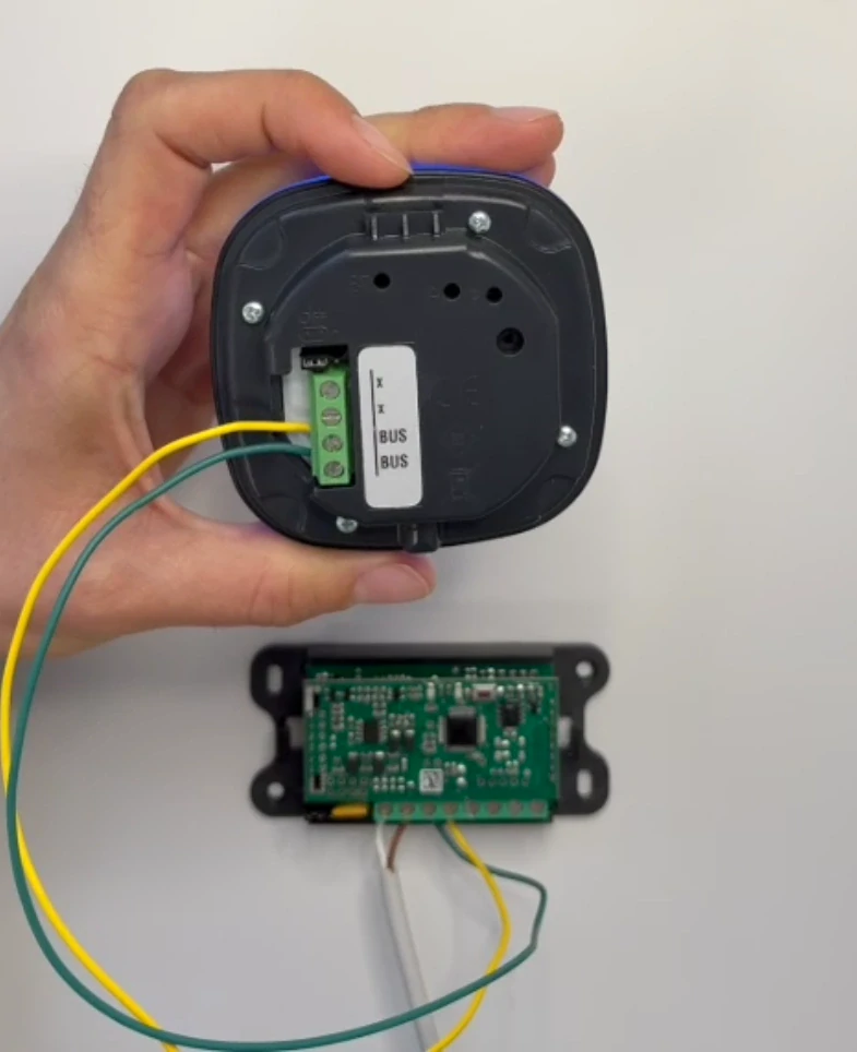 Key EGKTB1 tlačítkový káblový spínač, LED RGB podsvietenie,