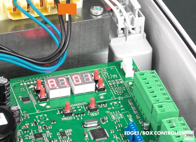 Roger EDGE1/BOX digitálna riadiaca jednotka pre krídlové BRUSHLESS pohony 36V v plastovom obale