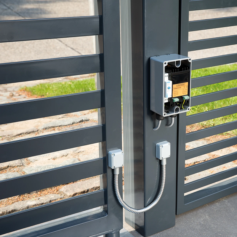 LOCINOX® nerezová chránička pohyblivého kábla odolná voči poškodeniu, vlhkosti a prachu, pre krídlové brány, dĺžka 450mm,vonkajšie fi.16mm, vnútorné fi.9mm