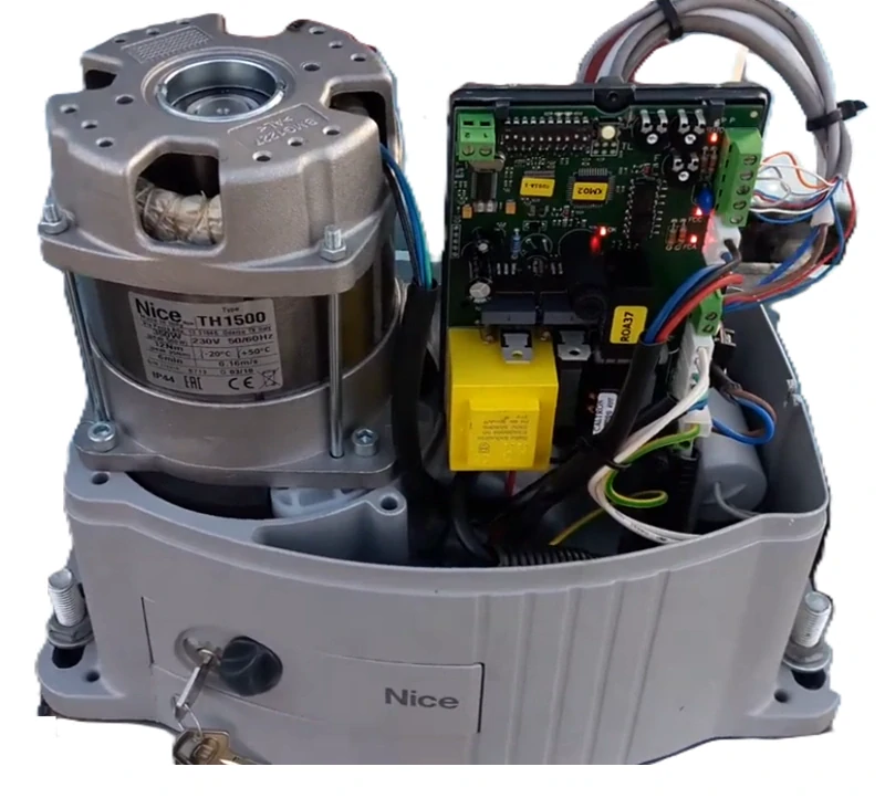 THOR motor pre posuvnú bránu do 1500kg, 1x TH1500 (230V, 400W, 800N), 1x ROA37, 2x FLO2RE