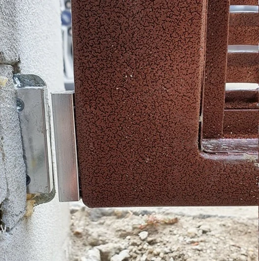 GSA05 povrchový magnetický spínač kovový na použitie v exteriéry, rozmer 49x20x9mm, dosah 1cm