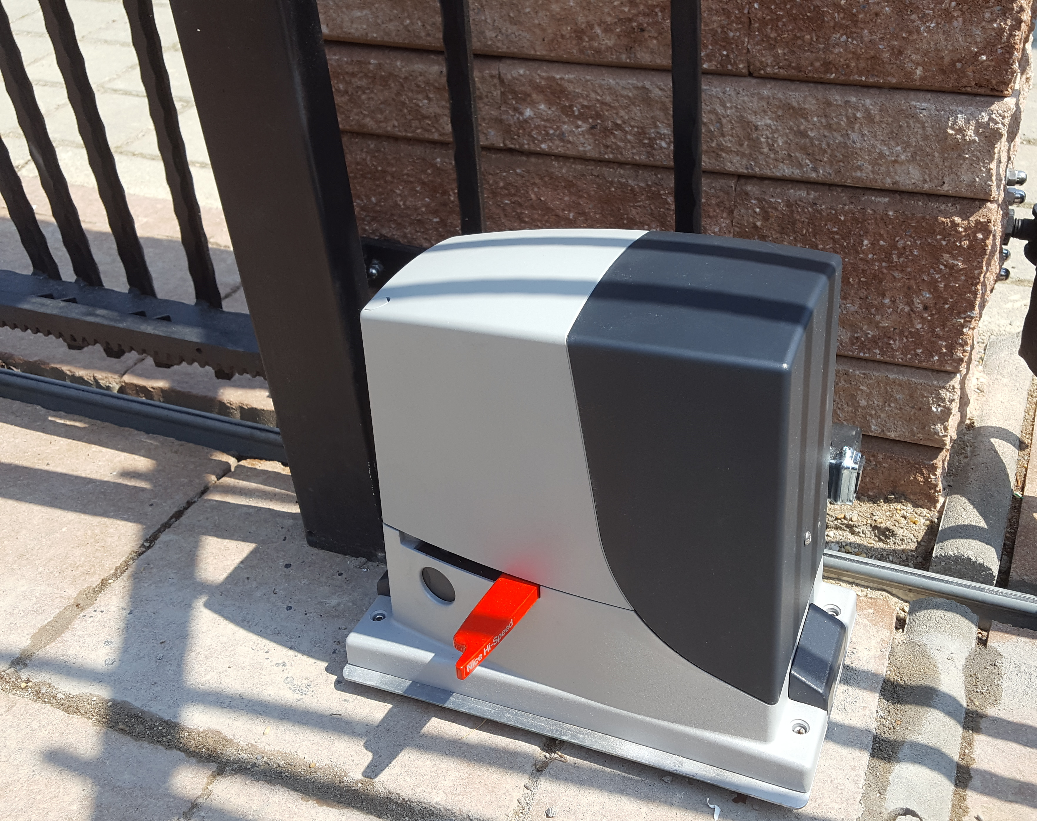 KIT-Robus500 - 1x RBA3HS,1x OXI,1x EPMB,1x ON2E,1x ELDC, HI-SPEED rýchly pohon pre posuvnú bránu do 500kg/ 7m 